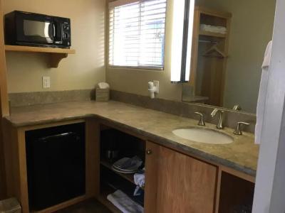 Cambria Shores Inn - 34