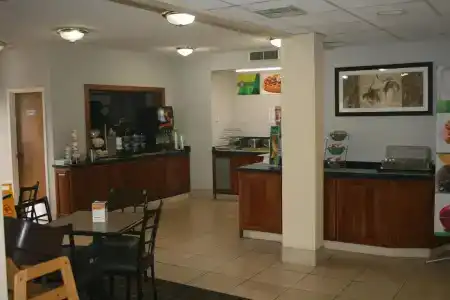 Quality Inn-Central Park Area - 33