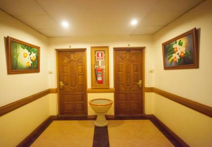 Seaview Sriracha - 16