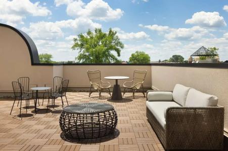 DoubleTree Suites by Hilton - 87