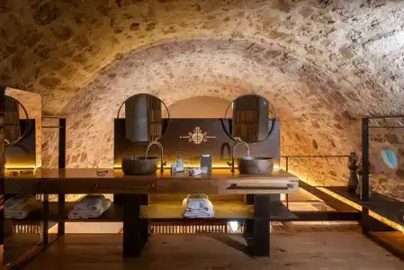 Domus Renier Boutique - Historics Worldwide - 23