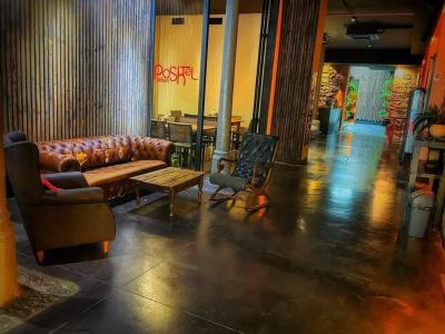 Poshtel - Premium - 28