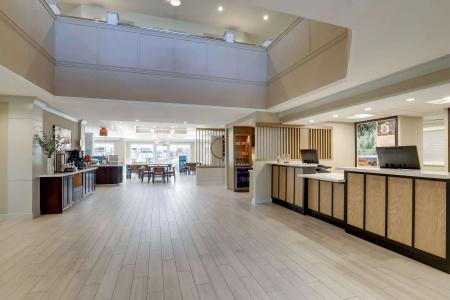 Staybridge Suites - 34