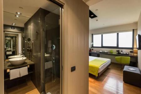 The Hub - 53