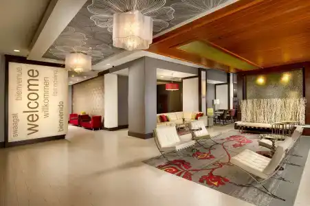 Hampton Inn & Suites/Hamilton Place - 4