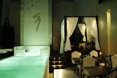 1828 Smart Boutique - 25