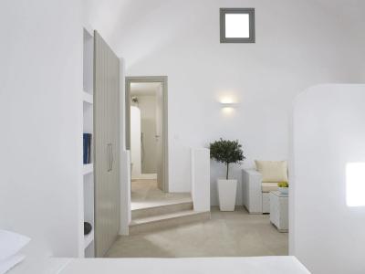 Aurora Luxury Suites - 2