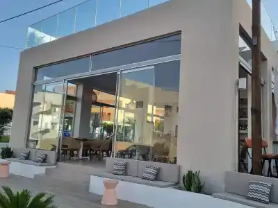 Leonidas Studios & - 6