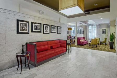 Hampton Inn Majestic Chicago Theatre District - 1