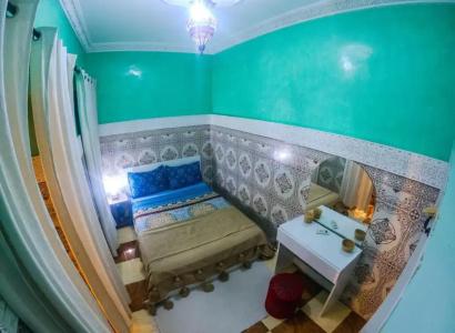 Riad Elias - 18