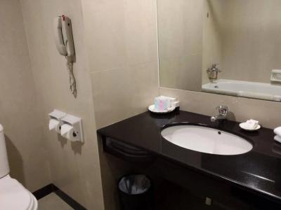 Royal (SG Clean, Staycation Approved) - 8