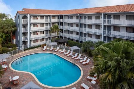 Holiday Inn & Suites - North - 17