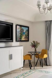 Eden Roc Suites - 456
