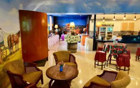 Thongsomboon Club - 1