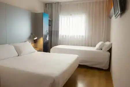 b&b Figueres - 25