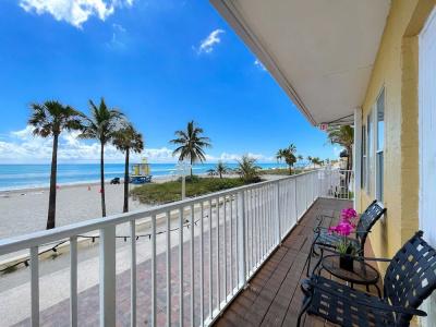 Hollywood Beachs - 91