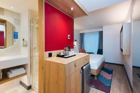 Hampton by Hilton London Park Royal - 28