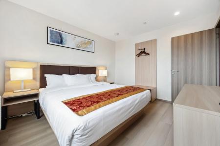 Ramada by Wyndham Flushing - 2