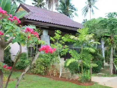 Oyo 1046 Noppharat Resort - 13