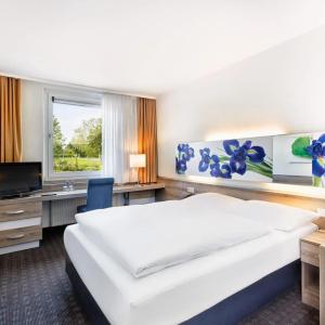 H+ Frankfurt Airport West - 17