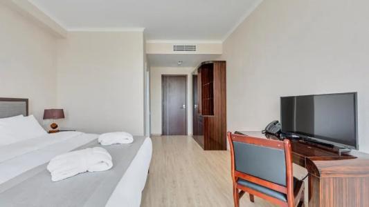 Lisi Hills - 120