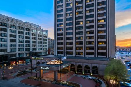 Hilton Indianapolis & Suites - 0