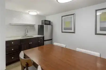 Best Western Palm Beach Lakes - 34