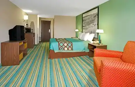 Super 8 by Wyndham Denver Stapleton - 13