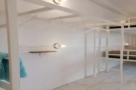 8 Sleeper Street Hostel - 1