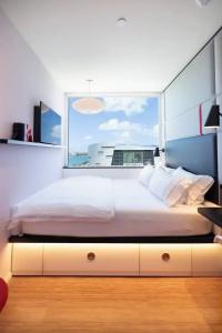 citizenM Miami World Center - 34