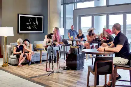 Embassy Suites by Hilton Nashville - 24