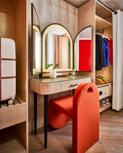 Virgins Las Vegas, Curio Collection by Hilton - 75