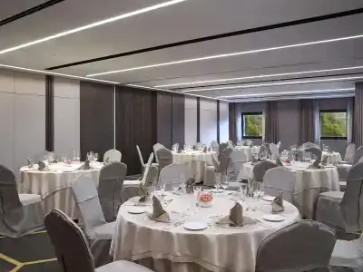 Njv Athens Plaza - 13