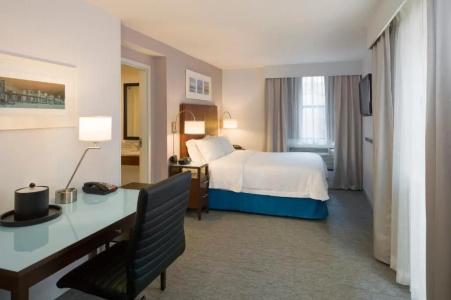 Hampton Inn Seaport Financial District - 42