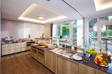 Best Western Plus Suites - 14