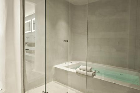 Cosmopolitan Suites - Small Luxurys of the World - 8