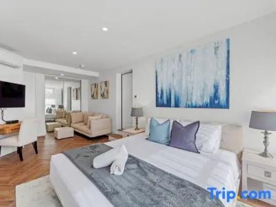 Burleigh Beach Tower - 251