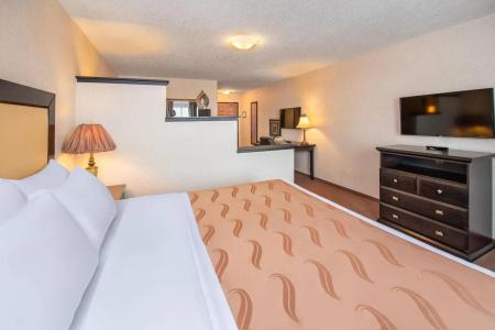 Quality Inn & Suites - 29