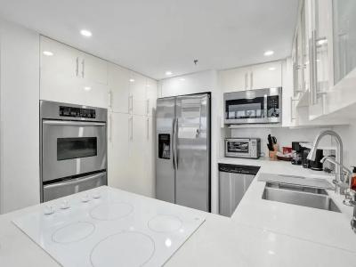 The Alexander All Suites - 742