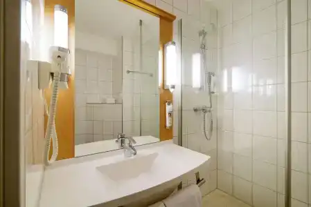 ibis Utrecht - 8