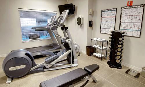Phoenix Inn Suites - - 15