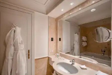 Excelsior Palace - 16