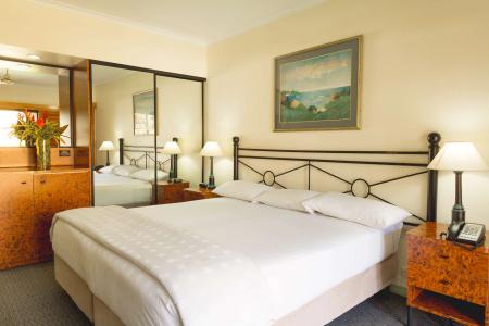 Palm Royale - 1