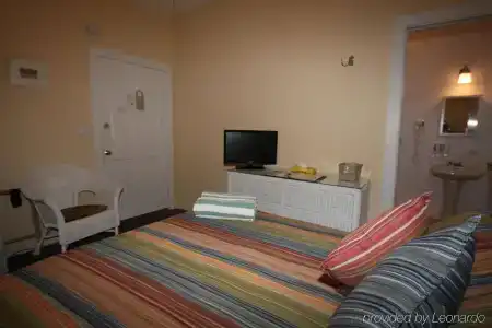 Southernmost Inn Adult Exclusive - 4