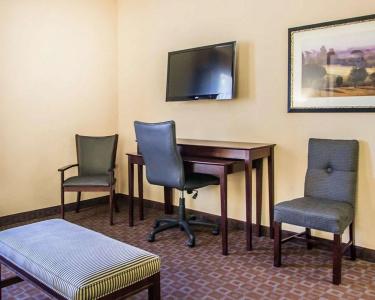 Quality Inn & Suites - 2