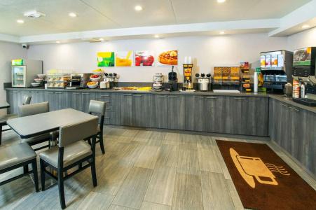 Quality Inn - 14