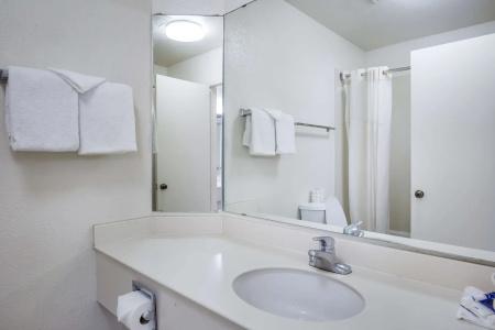 Americas Best Value Inn Denver - 8