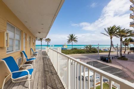 Hollywood Beachs - 118