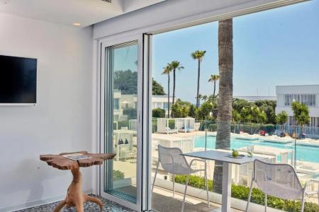 So White Club Resort - 60
