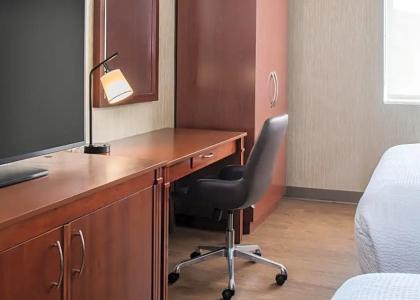 Four Points by Sheraton & Conference Center - 48